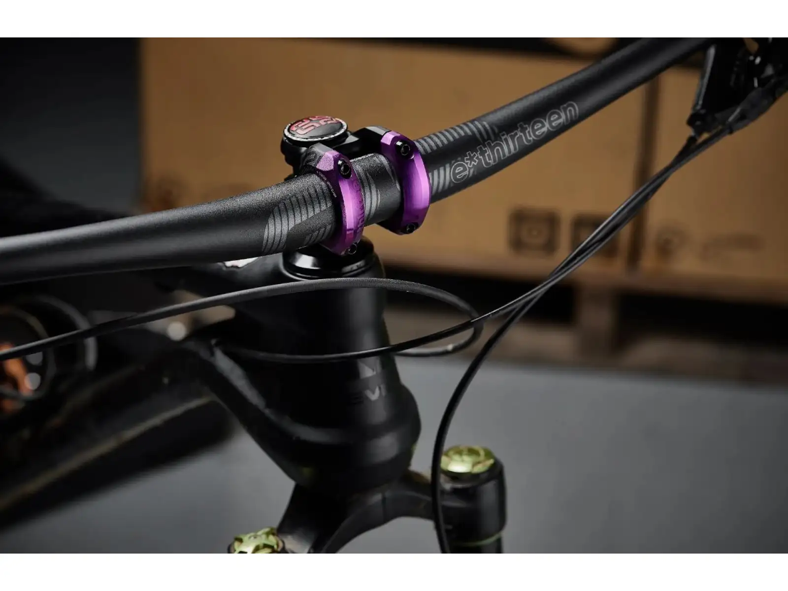 E-13 Plus 35 wspornik 50 mm Black/Eggplant