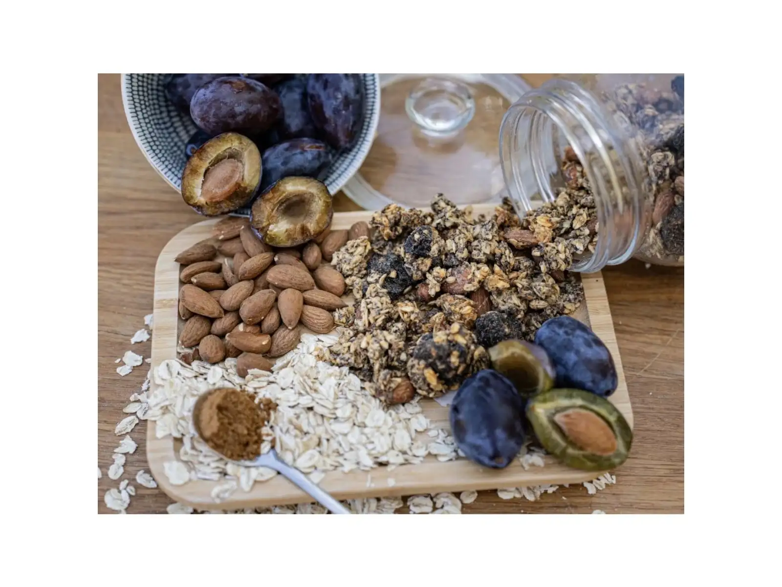 Passion Chrupiąca granola 450g - Makowa ze śliwkami