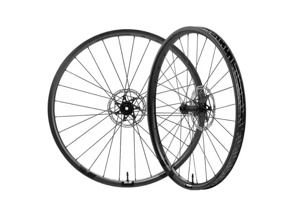 FFWD OUTLAW Carbon Boost 30 mm 29" zaplecione koła MattBlack