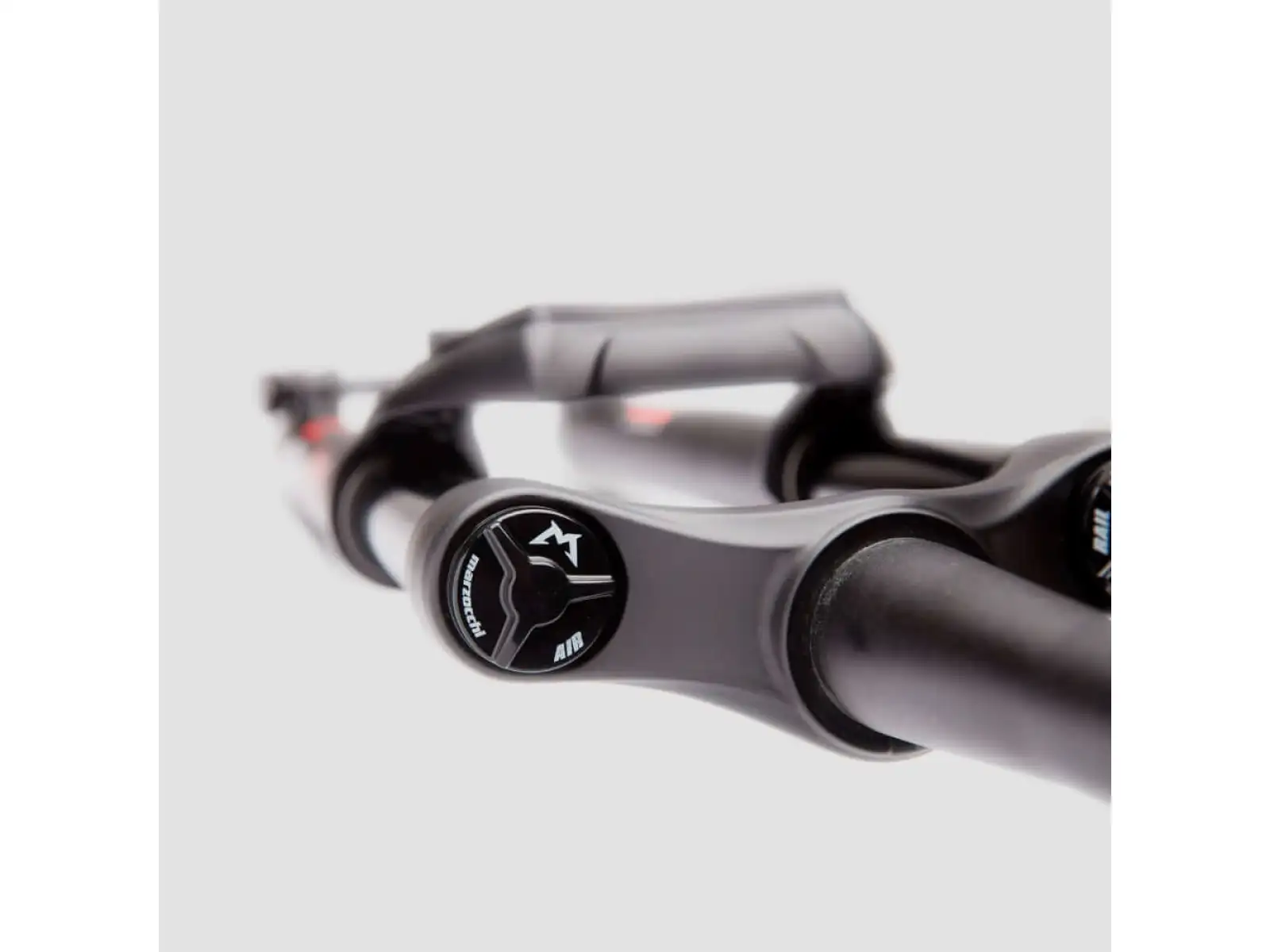 Marzocchi Bomber Z2 29" amortyzowany widelec 120 mm Boost 44 mm offset czerwona