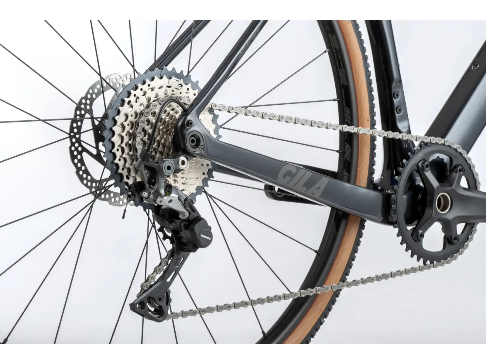 Apache Gila C5 gravel rower czarna