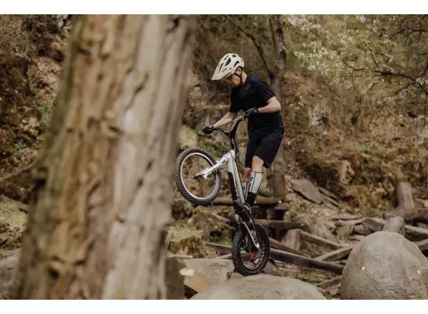 Force Trail kask MTB kremowy