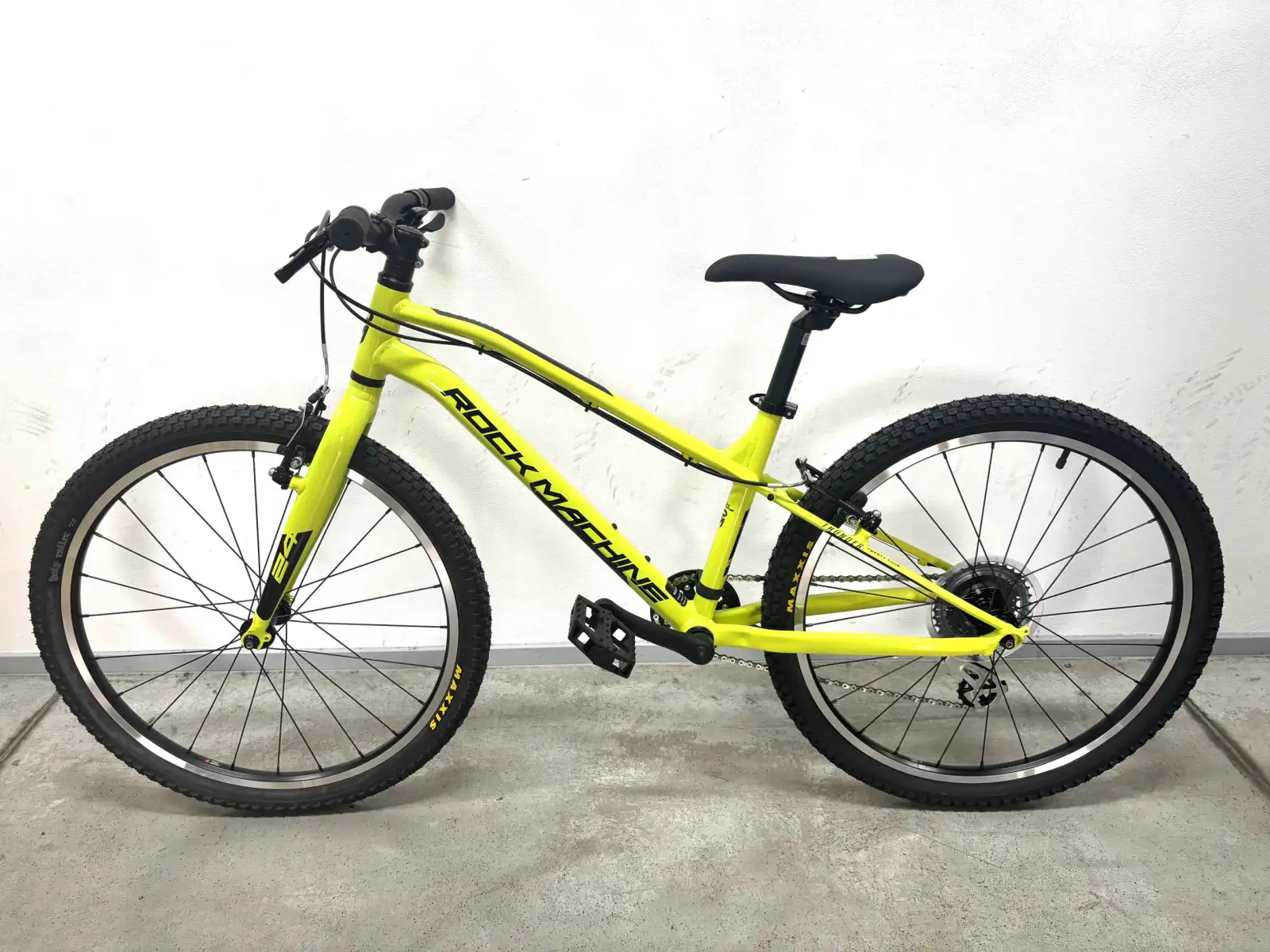 Rock Machine Thunder 24 rower dziecięcy yellow/black WZÓR