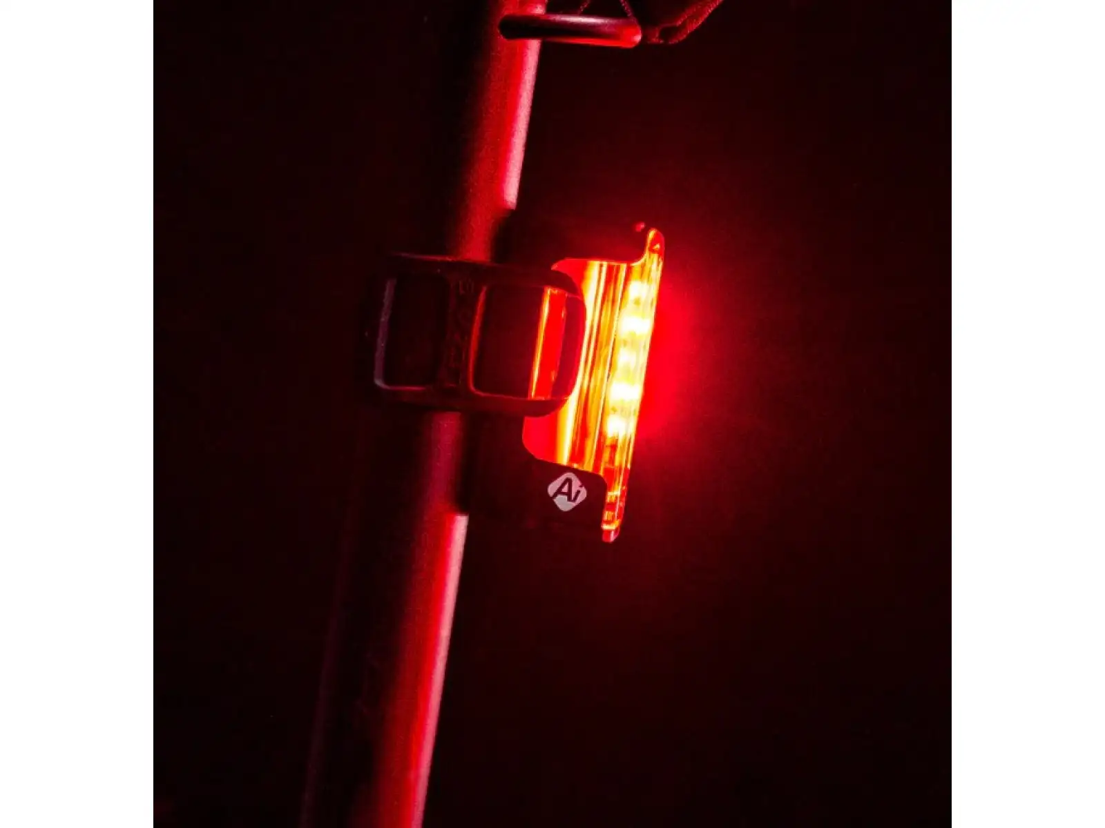 Lezyne Strip Pro Ai Allert 400+ tylne światło