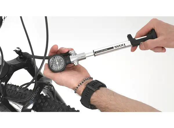 Max1 Shock Sport Armour 600 psi pompka z manometrem