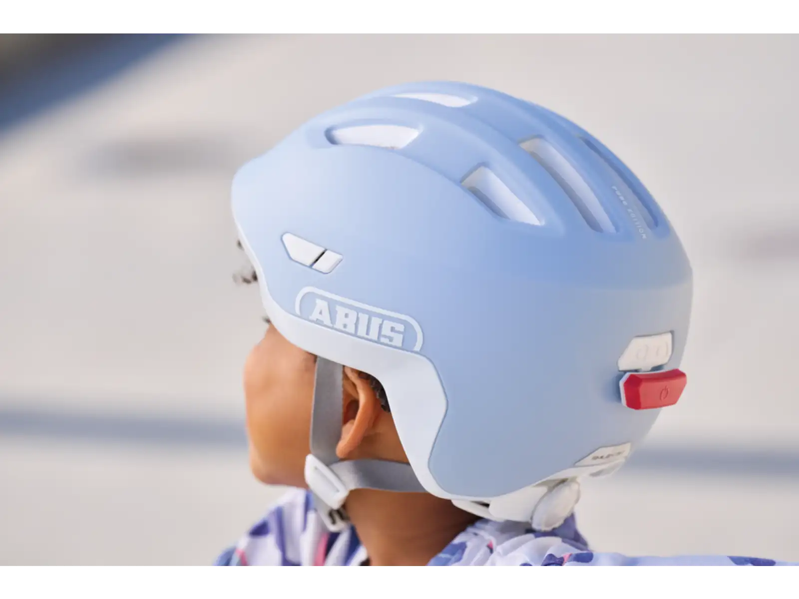 Abus Smiley 3.0 Ace LED kask dziecięcy Pure Aqua