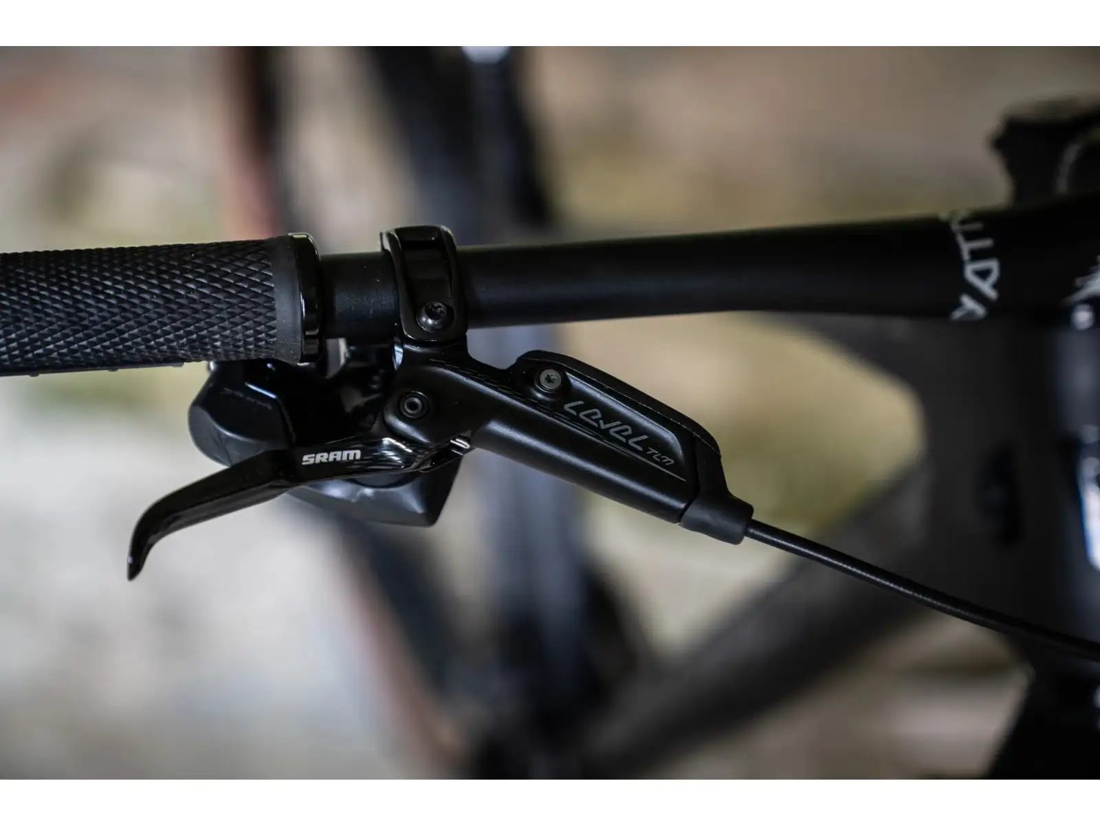 Rock Machine Blizz CRB 90-29 AXS rower górski Black/Grey WZÓRKA
