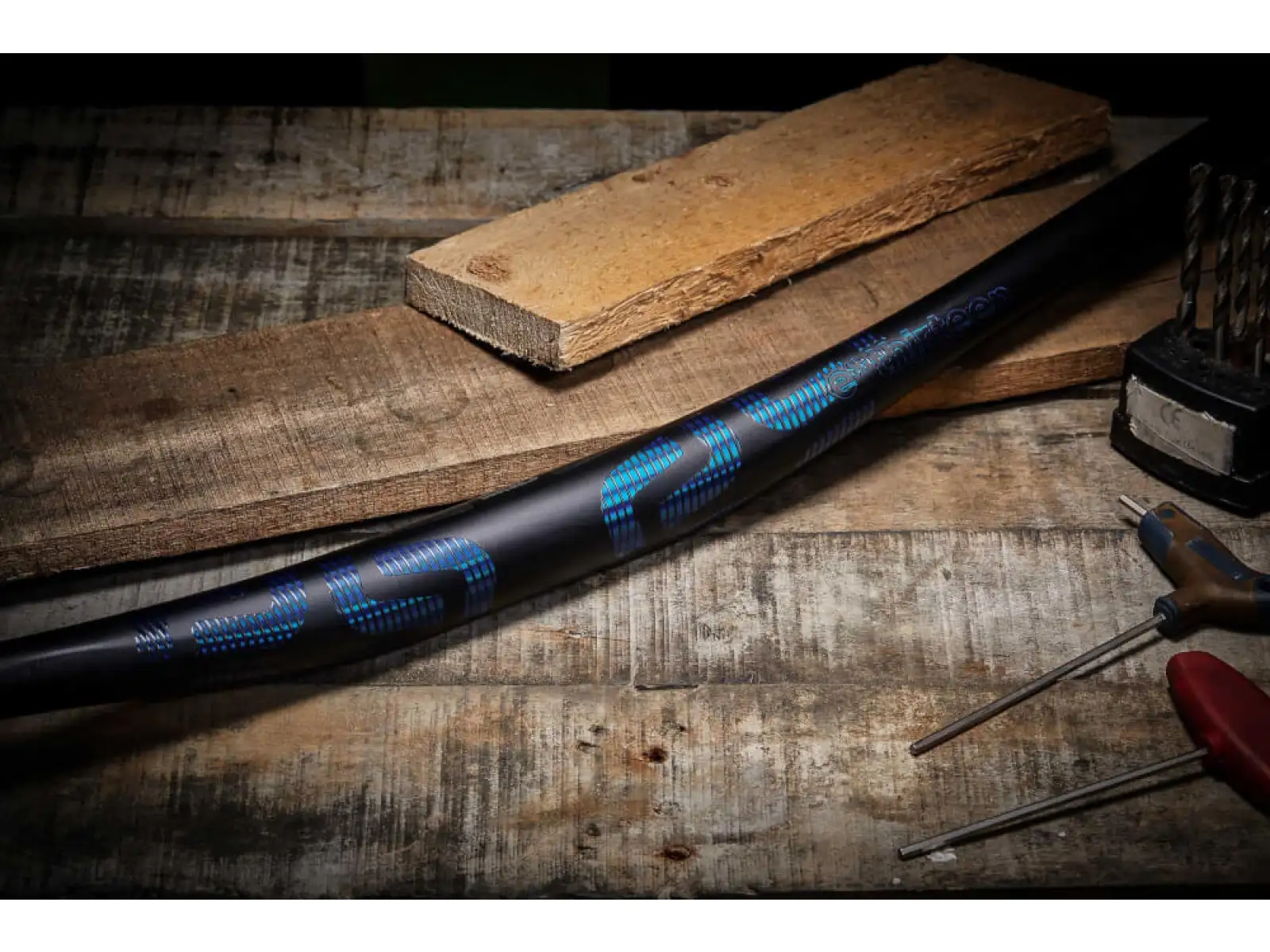 E-13 Race Carbon 35 MTB kierownica 800 mm Intergalactic