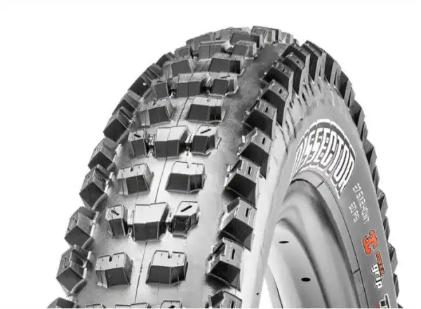 Maxxis Dissector 29x2,4" WT 3CT EXO+ TR MTB opona kevlar