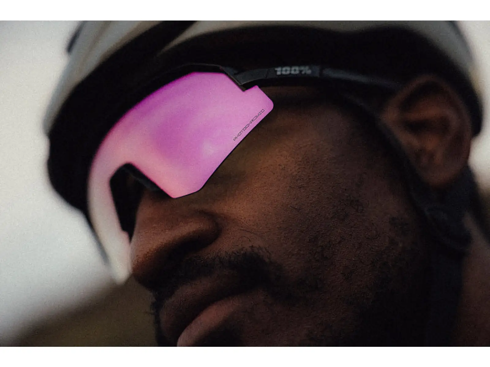 100% Slendale SL okulary przeciwsłoneczne Gloss Black/Photochromic Purple Mirror