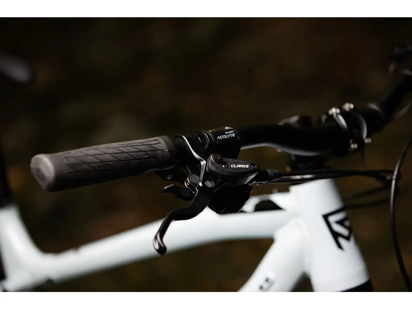 Rock Machine VYÖRY e50 S rower elektryczny typu fatbike Gloss White/Black WZÓR