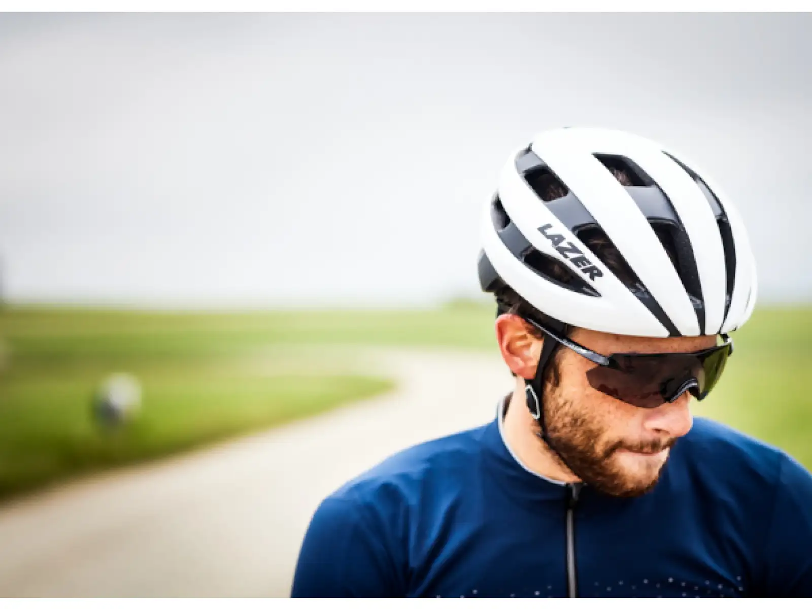 Lazer Sphere kask White/Black