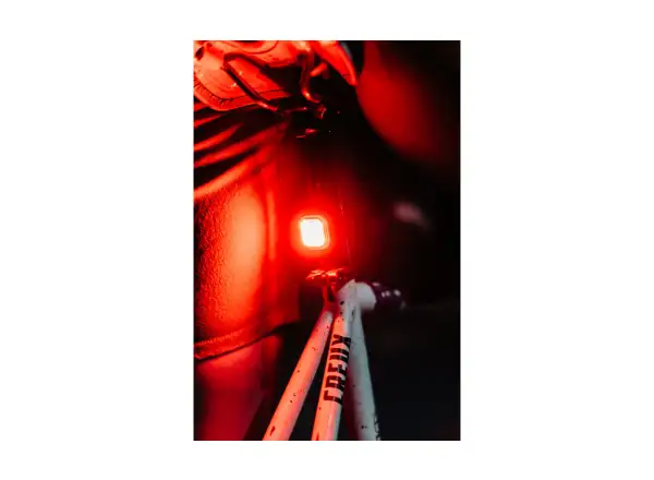 Knog Blinder Mini tylna lampka Love