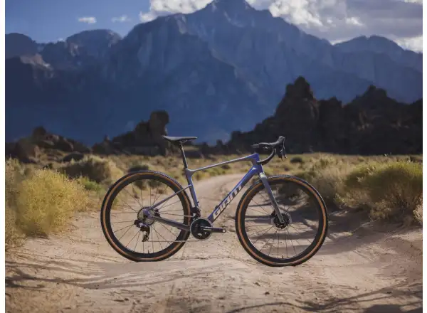 Giant Revolt Advanced Pro 0 gravel rower Interstellar
