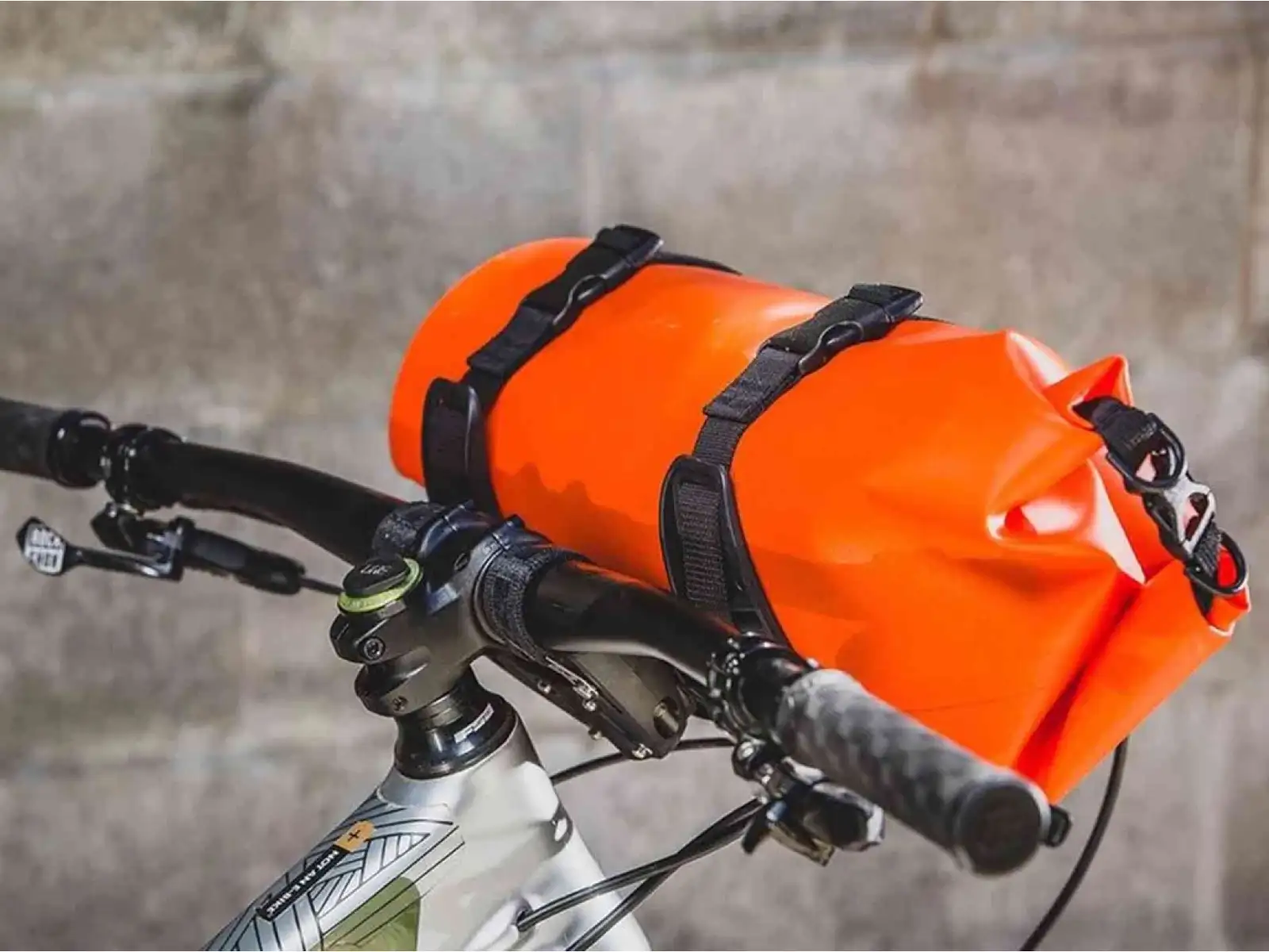 Aeroe Heavy Duty torba na kierownicę 8 l pomarańczowa