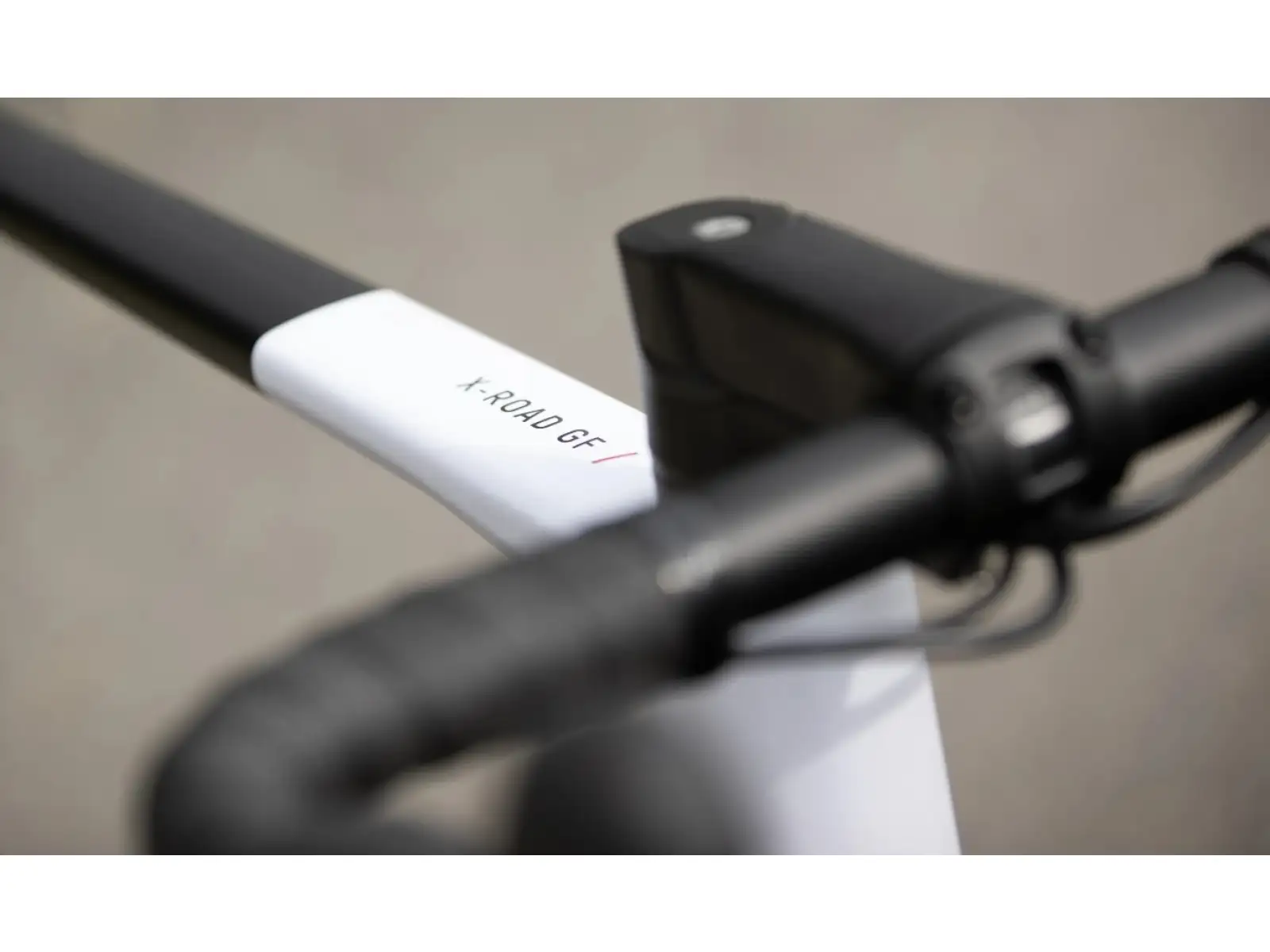 Superior X-Road 9.3 GF rower szosowy matte carbon / white