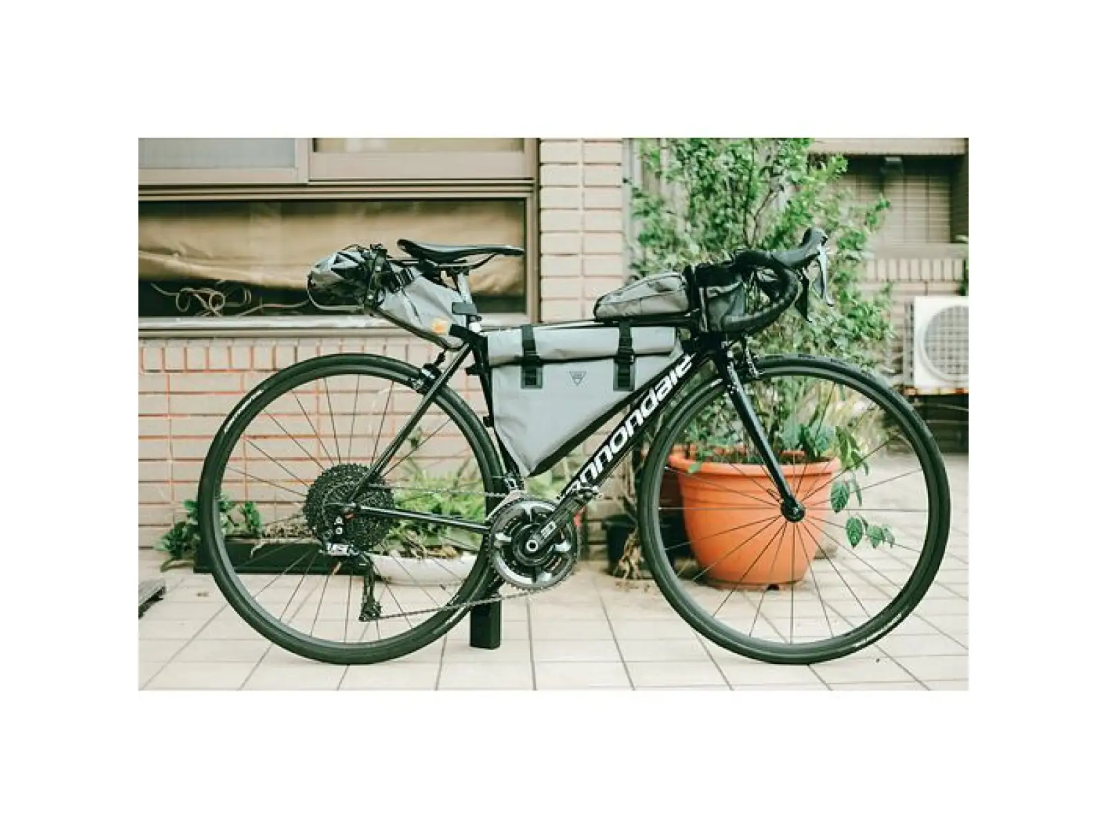 Woho X-Touring Top-Tube torba na ramę 850 ml Honeycomb Iron szara