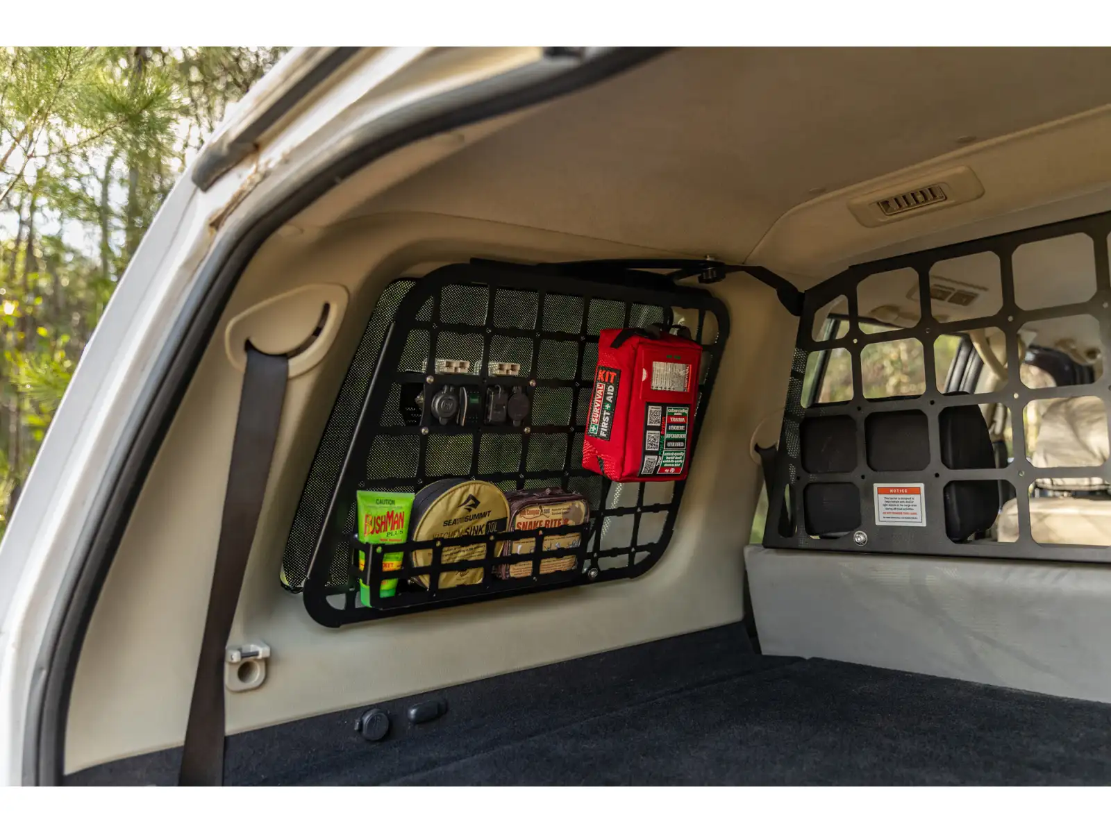 Survival First Aid Kit - Z profesjonalną apteczką pierwszej pomocy
