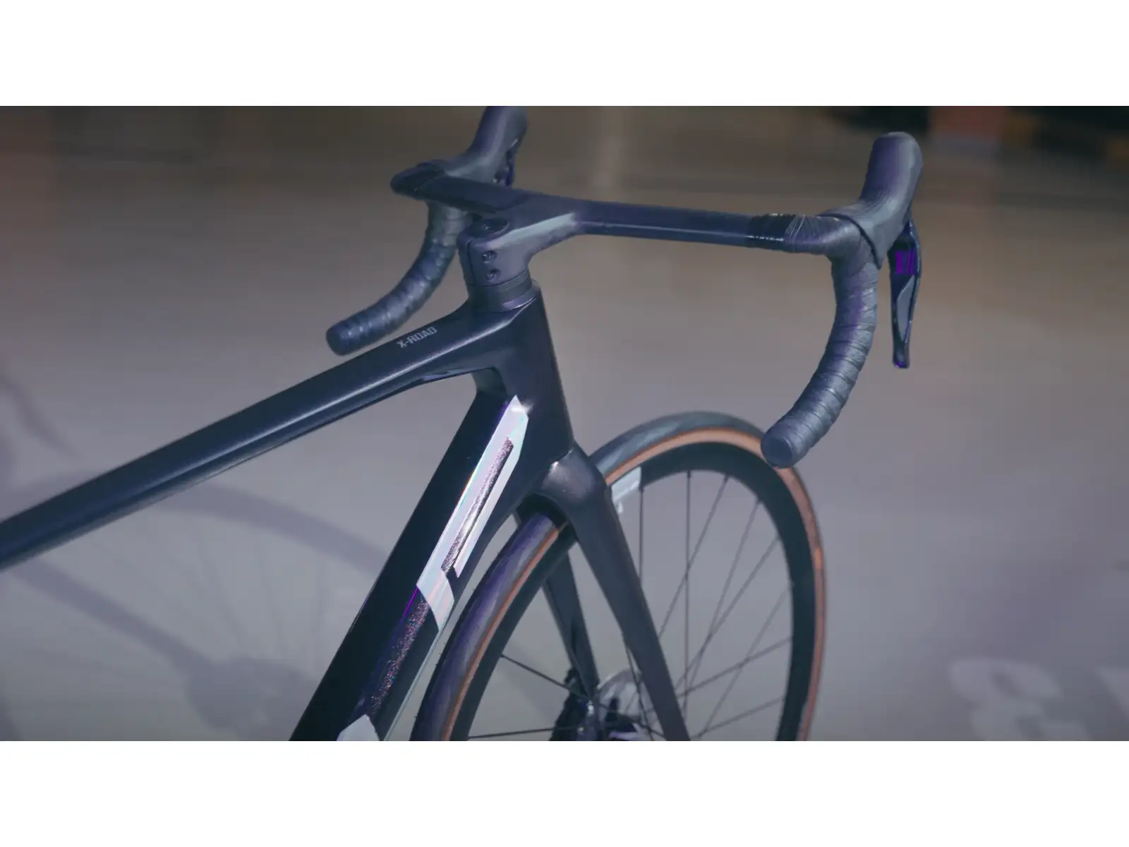 Superior X-Road Team Issue Gloss Black Rainbow/Hologram Chrome rower szosowy/gravel