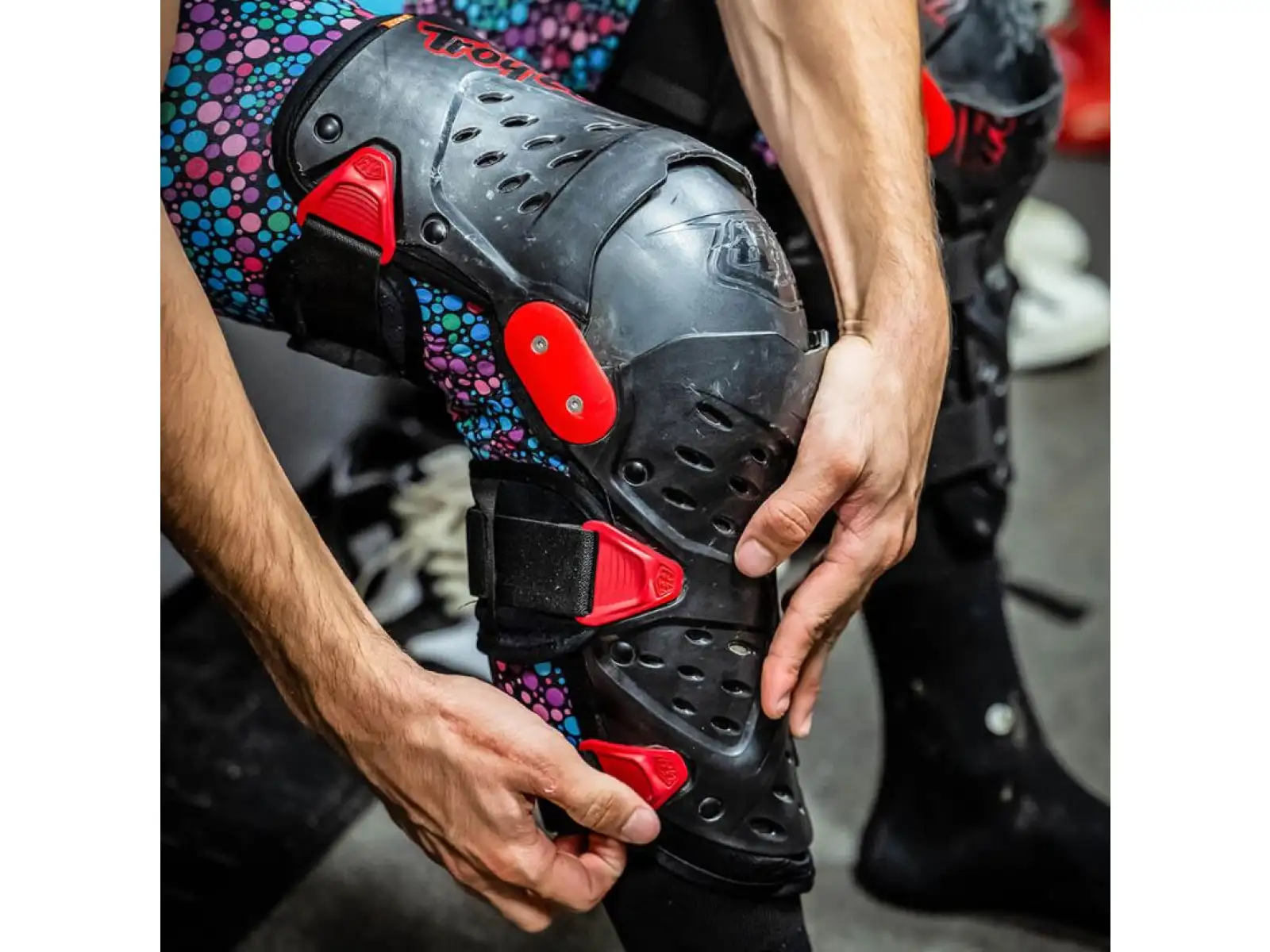 Troy Lee Designs Triad ochraniacze kolan black