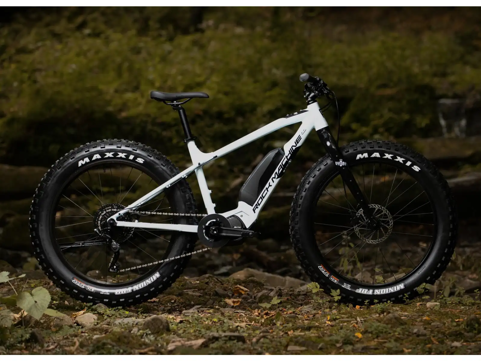 Rock Machine VYÖRY e50 S rower elektryczny typu fatbike Gloss White/Black WZÓR