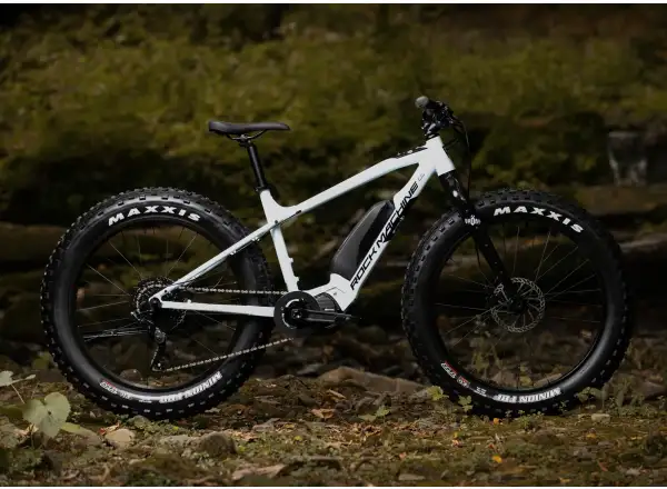 Rock Machine VYÖRY e50 S rower elektryczny typu fatbike Gloss White/Black WZÓR