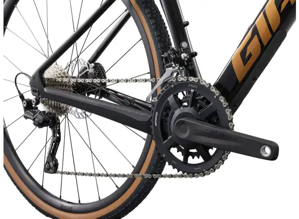 Giant Revolt Advanced 3 gravel rower Panther