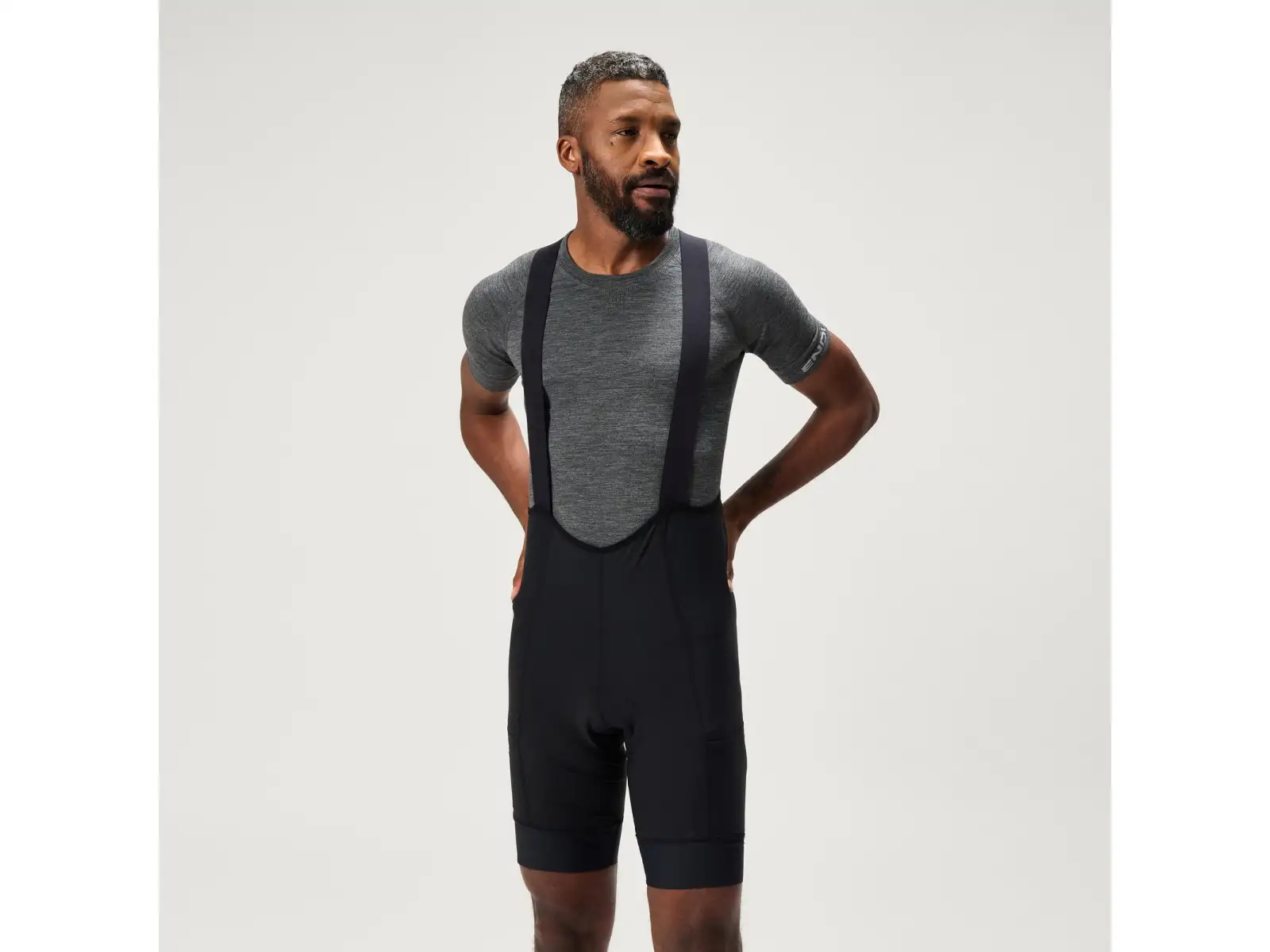 Endura Loop męskie spodenki z wkładką i szelkami Black