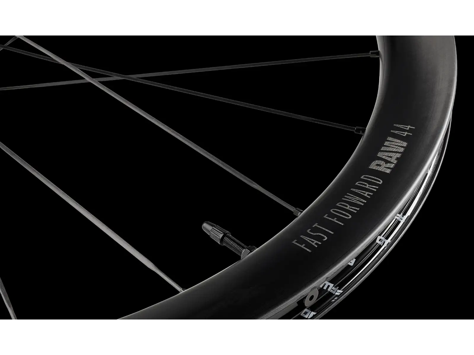 FFWD RAW CS 44 szosowe koła zaplecione Matt Black