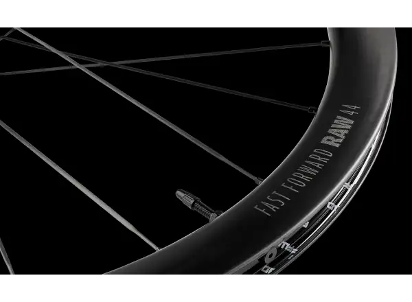 FFWD RAW CS 44 szosowe koła zaplecione Matt Black