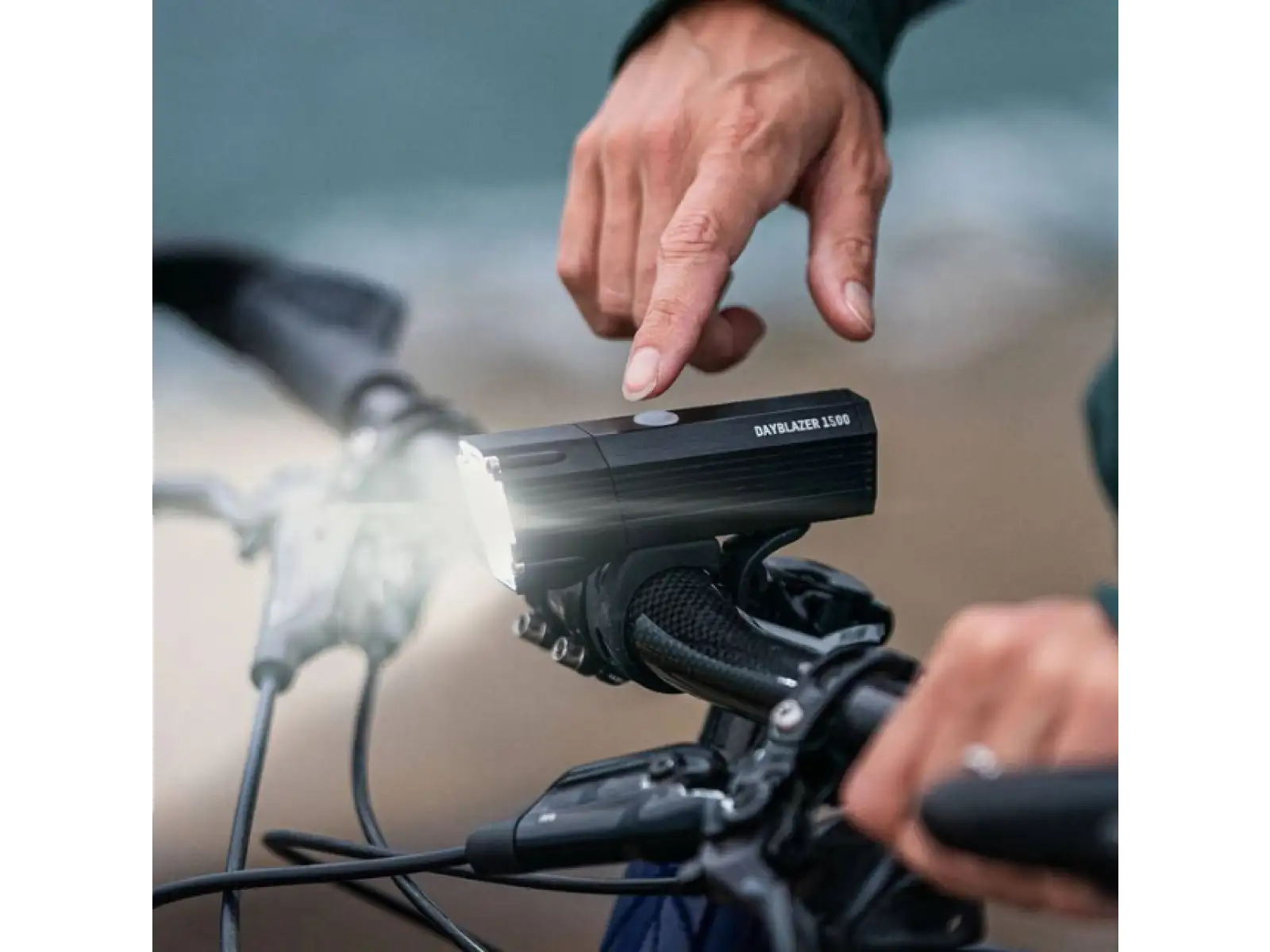 Blackburn Dayblazer 1500 USB-C przednie światło