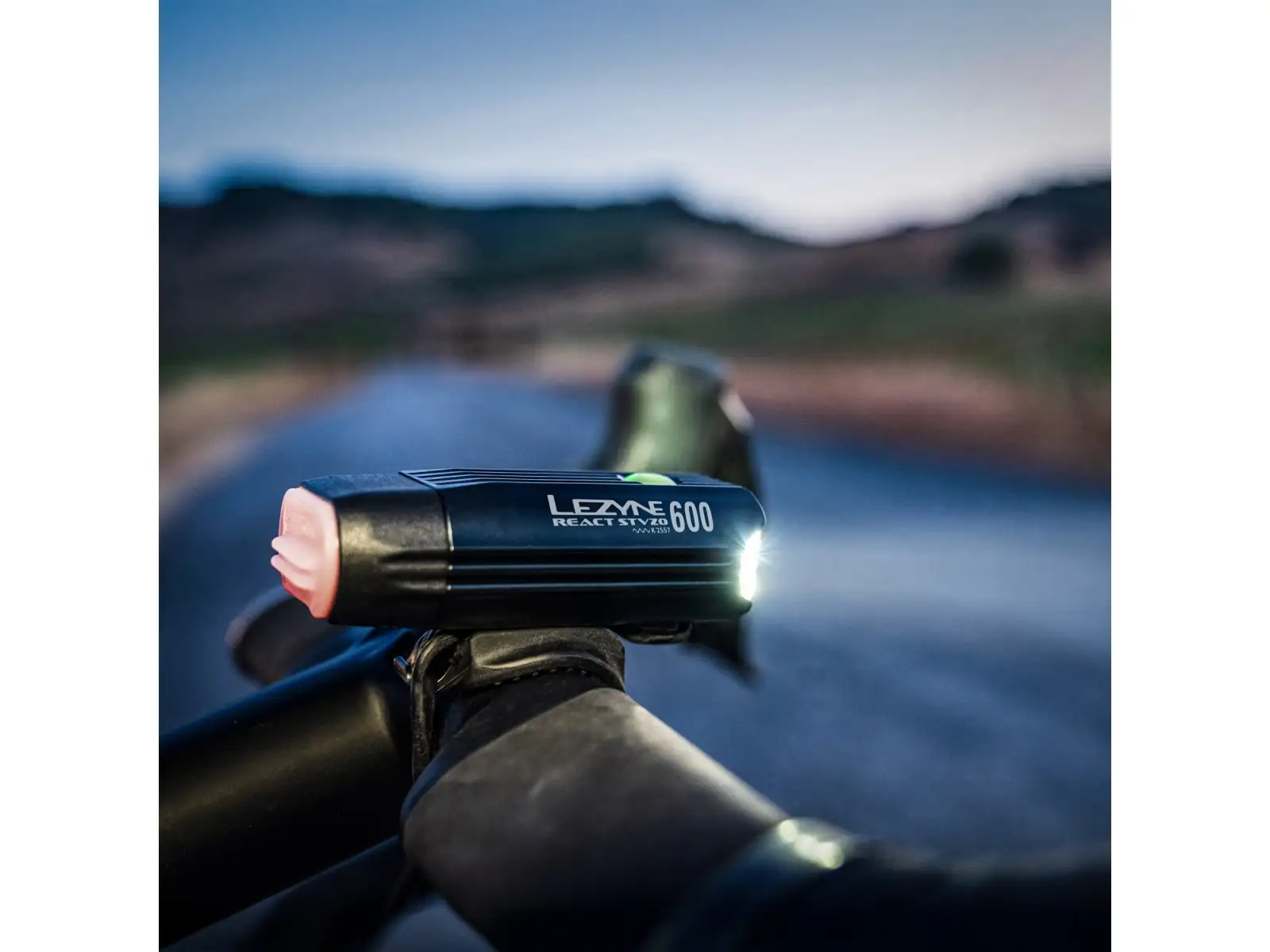 Lezyne React StVZO przednie światło Matte Black