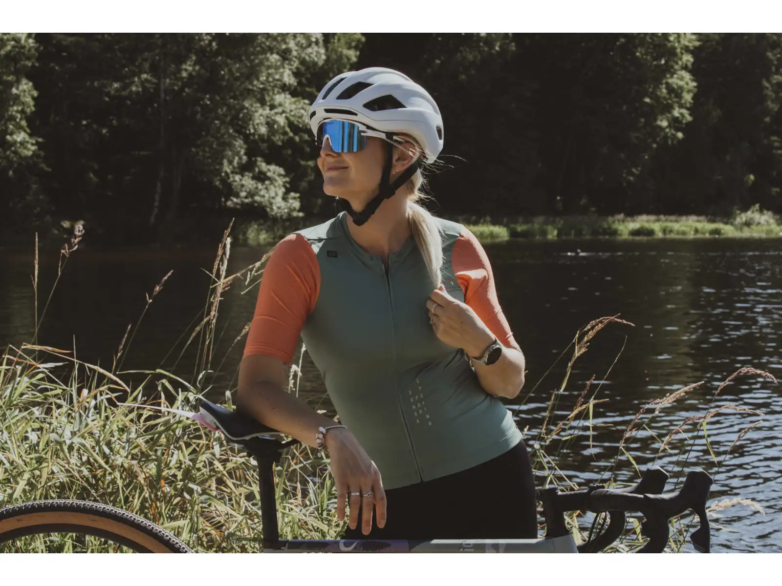 Force Epic okulary rowerowe białe/niebieskie fotochromatyczne szkło