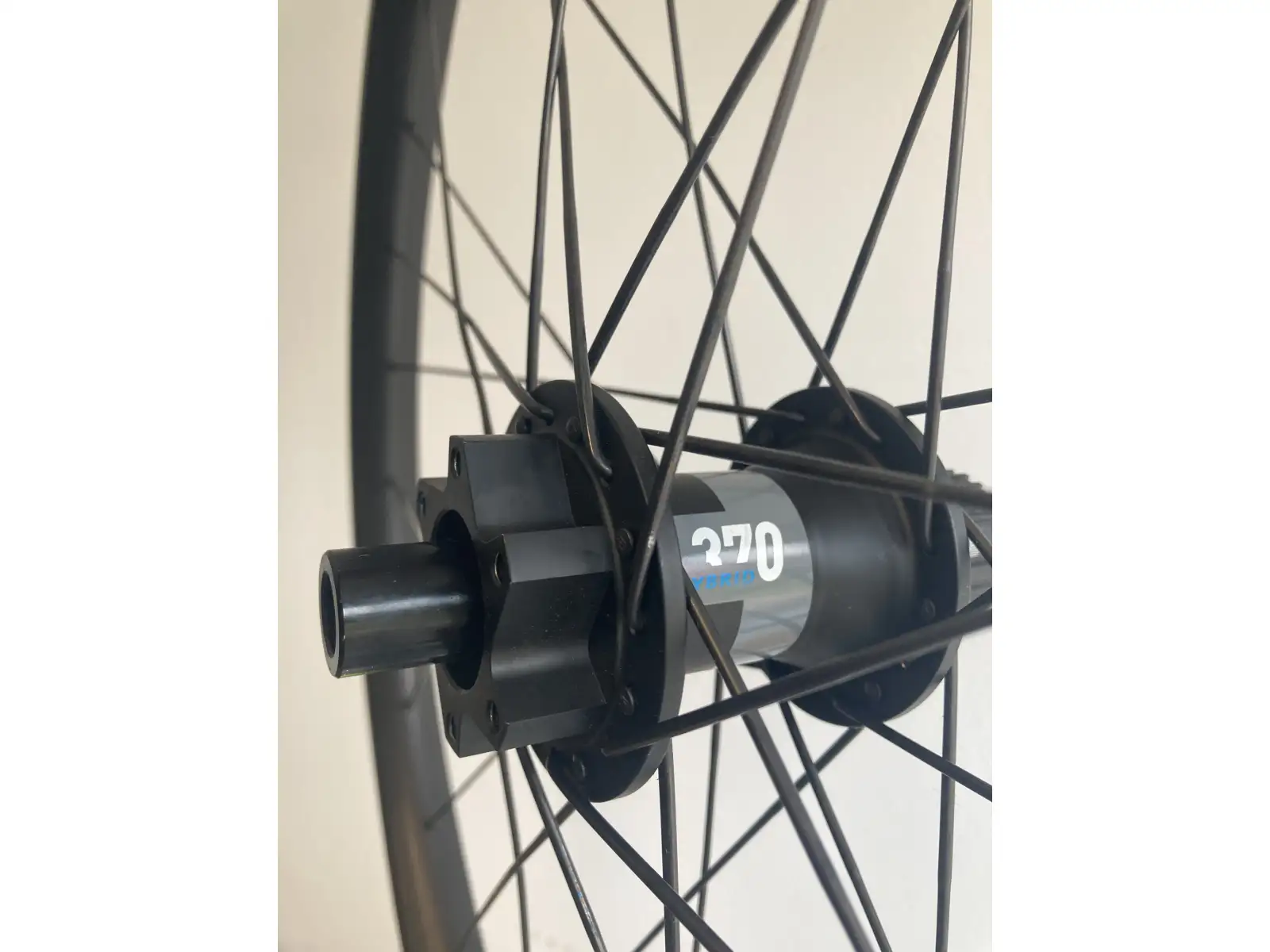 WTB Kom Trail i30/DT Swiss 370 Hybrid Boost tylne zaplecione koło, Microspline - z kola
