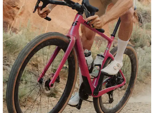 Cervélo Aspero SRAM Force AXS 1 rower gravelowy Dusty Unicorn