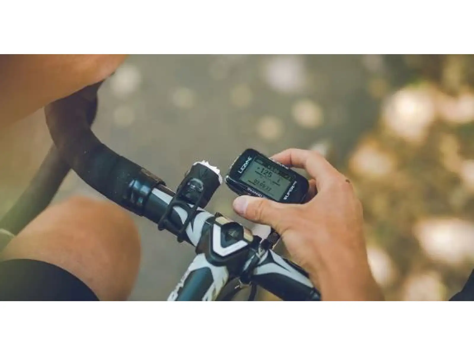 Lezyne Super Pro GPS nawigacja czarna