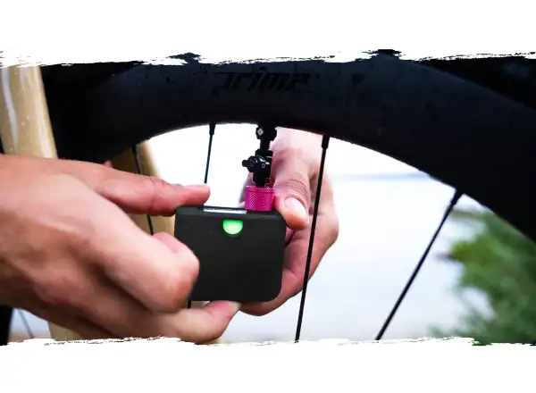 Muc-Off Airmach Electric Mini Inflator elektryczna mini pompka