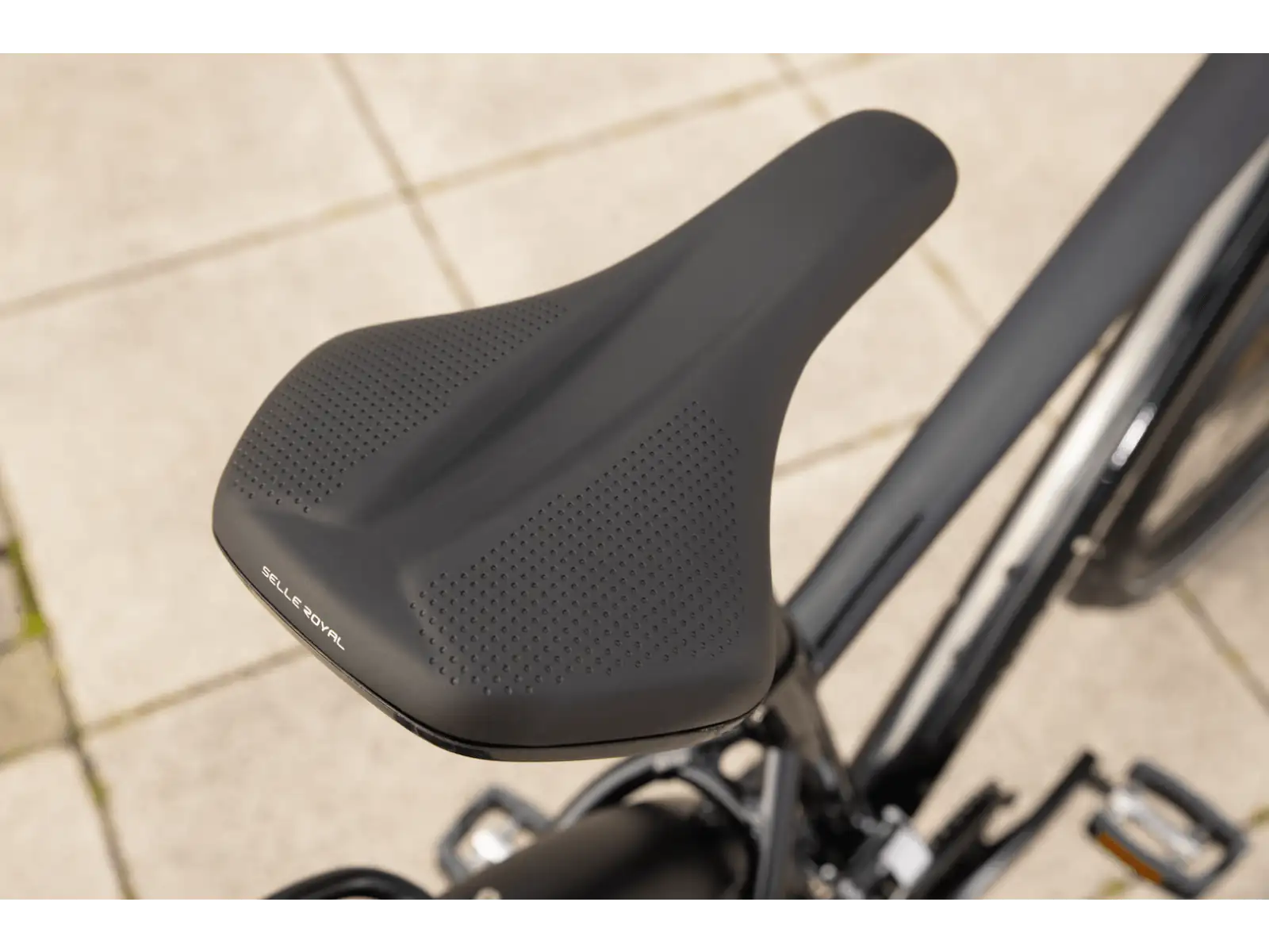 Superior Blox 6.7 T rower miejski Gloss Metallic Black
