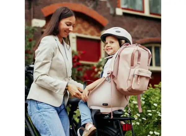 Urban Iki tylny fotelik z adapterem i bagażnikiem na ramę SET Sakura Pink/Shinju White