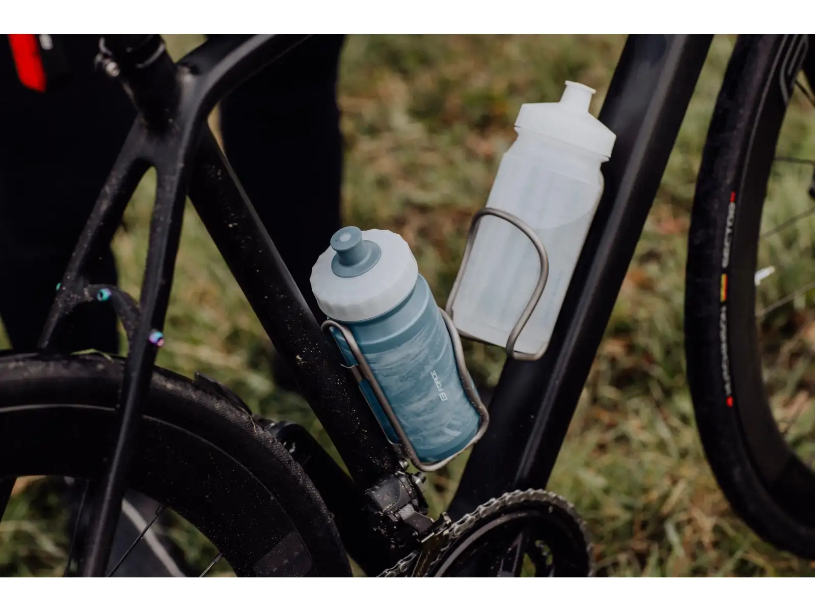 Force Dirty Road butelka rowerowa 550 ml przezroczysta