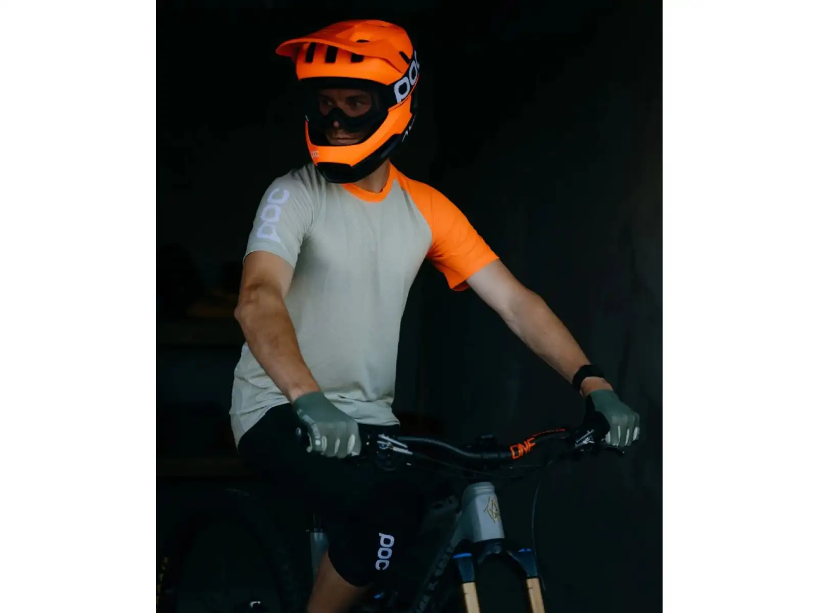 POC Otocon Race MIPS kask Fluorescent Orange AVIP/Uranium Black Matt