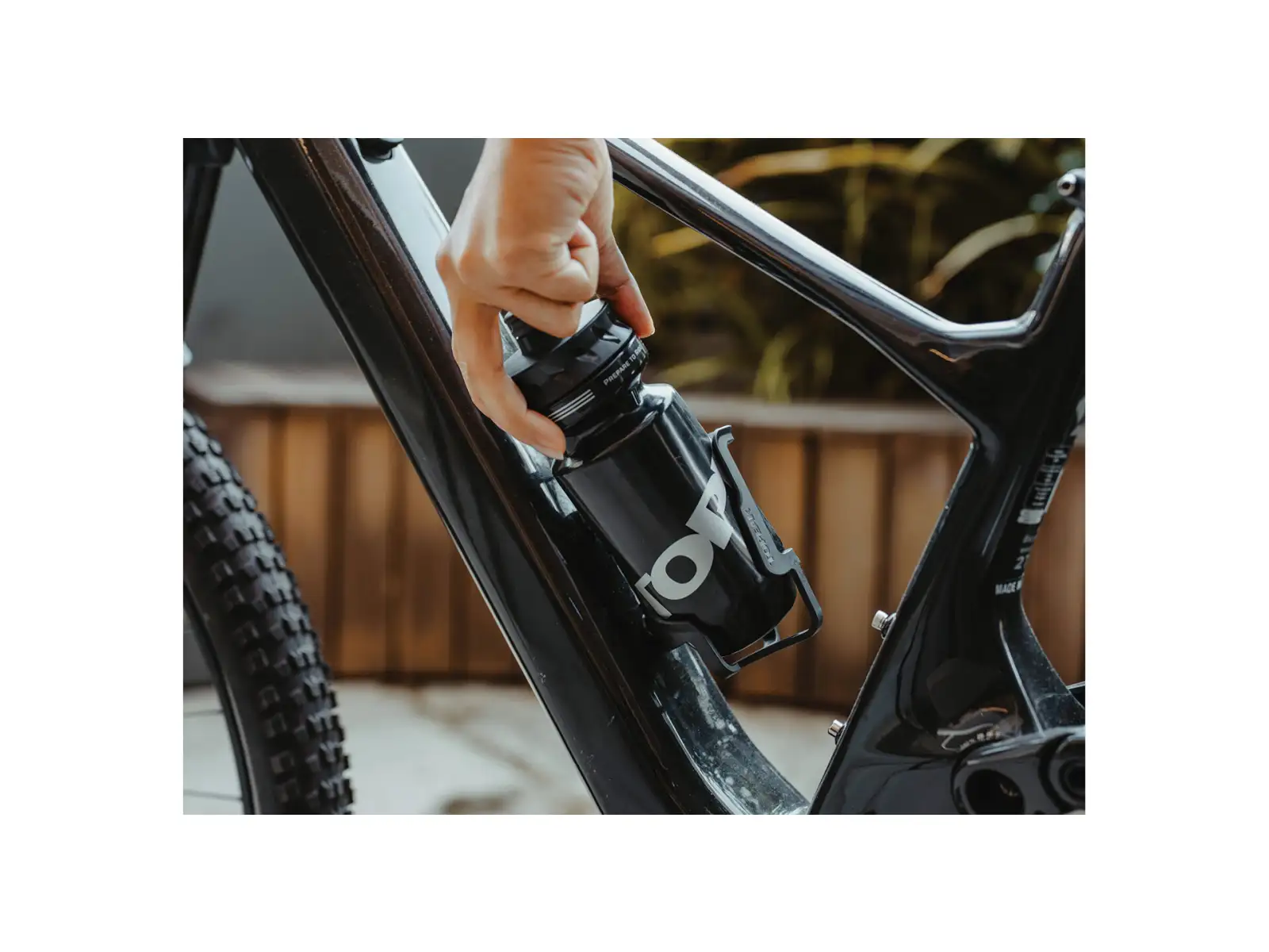 Topeak koszyk na bidon Shuttle Sidecage L lewa strona