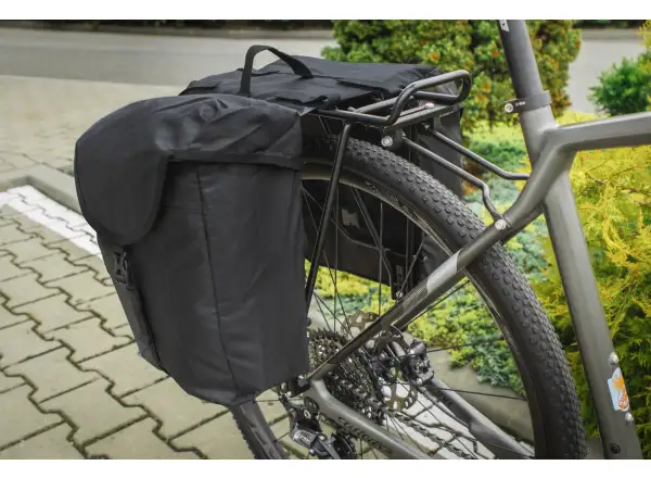 Force Haul podwójna sakwa na tylny bagażnik 2x8 l czarna