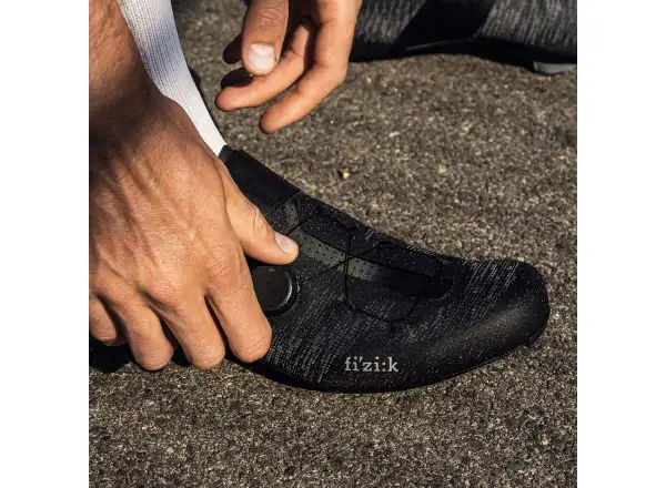 Fizik Vento Infinito Knit Carbon 2 Wide szosowe męskie buty Black/Black