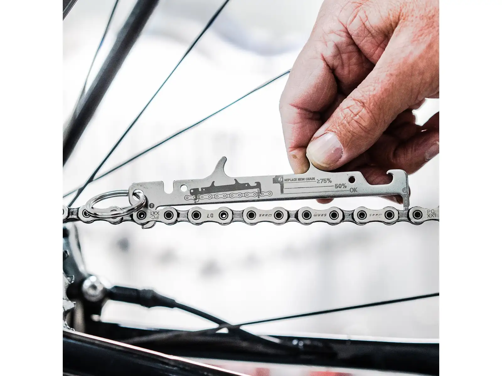 Lezyne Chain Gauge miarka łańcucha srebrna
