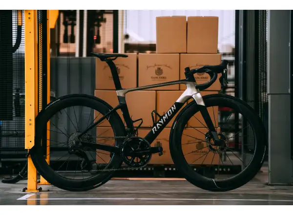Raymon Arva Ultra 24S Ultegra Di2 rower szosowy carbon stealth