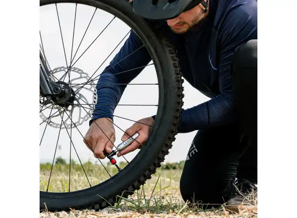 Lezyne CLIK Drive CO2 pompka + 20g nabój