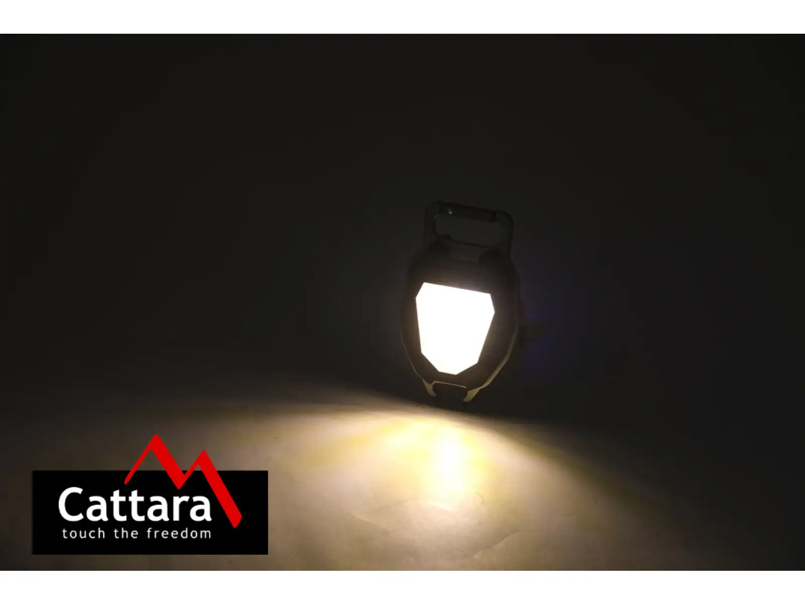 Cattara latarka COB 560 lm Multi emblem z zapalniczką