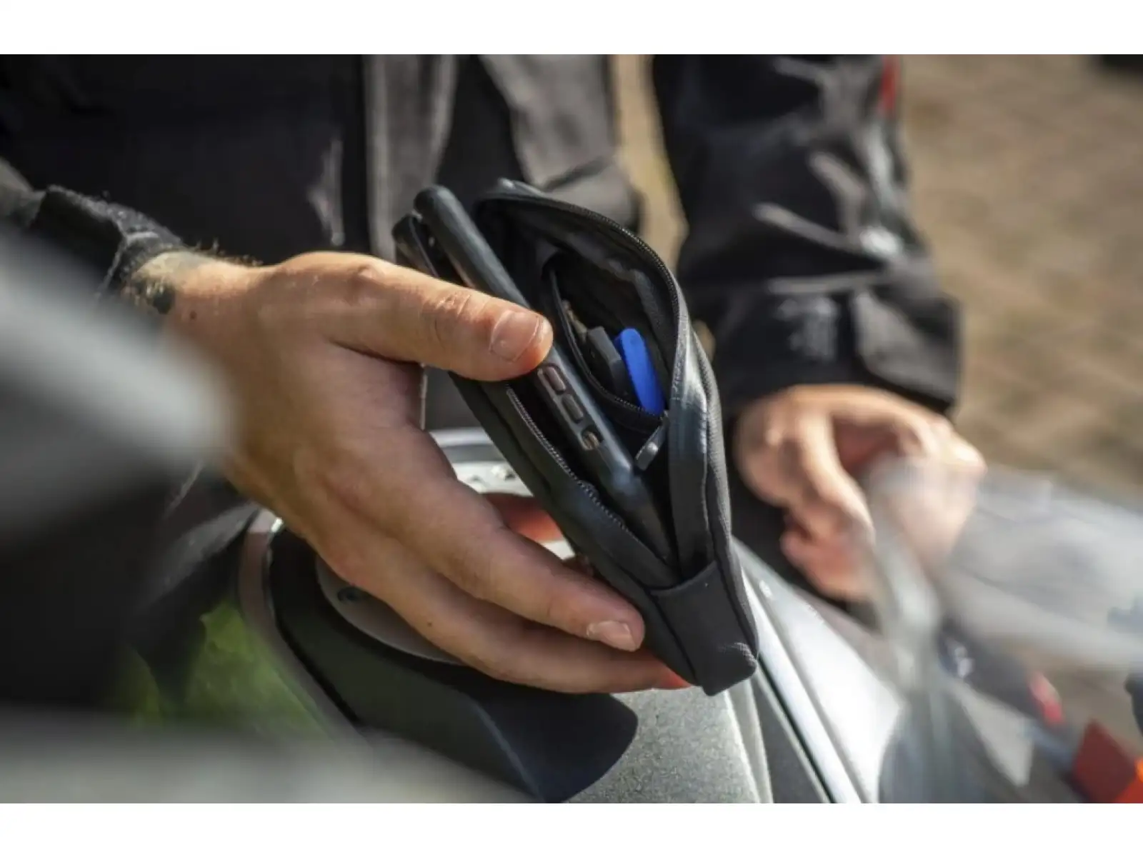 Muc-off Rainproof essentials case futerał na telefon