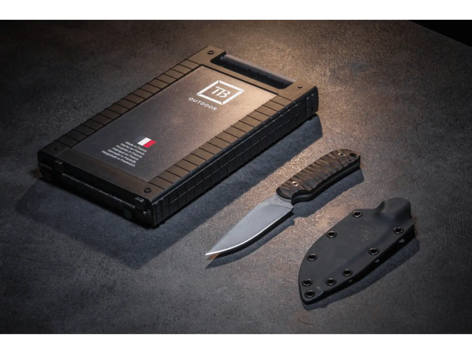 TB Outdoor Cammandeur G10 Nóż czarna